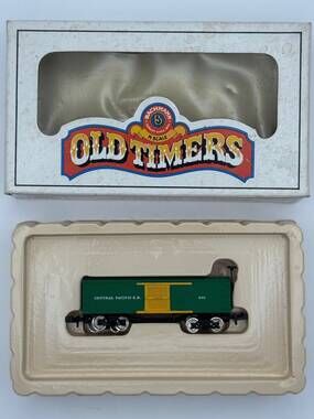 Bachmann N Scale 34ft Old Time Box Car Central Pacific 53-1050-24 Green Boxed